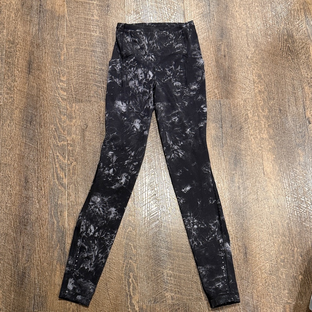 Lululemon Black and Gray Tie-Dye Leggings